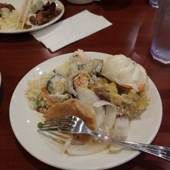 Four Seasons Buffet - Steamed pork buns and sushi - Buffets Near Me - Cerritos, California Four Seasons Buffet - Steamed pork buns and sushi - Buffets Near Me - Cerritos, California