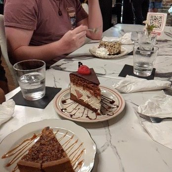 Lulu's Chocolate Bar - Pecan pie, strawberry suspension cake, oreo cheesecake - Desserts Near Me - Savannah, Georgia Lulu's Chocolate Bar - Pecan pie, strawberry suspension cake, oreo cheesecake - Desserts Near Me - Savannah, Georgia