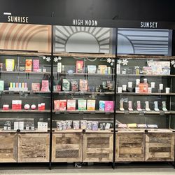 Native Sun Medical & Recreational Weed Dispensary Hudson - Great display of types of products (sativa, hybrid, Indica) Friendly knowledgeable staff