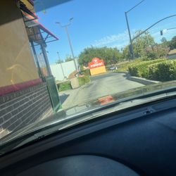 Popeyes Louisiana Kitchen - Drive thru