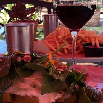 Lone Madrone - Wineries Near Me - Templeton, California Lone Madrone - Wineries Near Me - Templeton, California