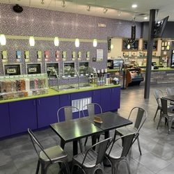 The Cove Yogurt Coffee - Super clean store