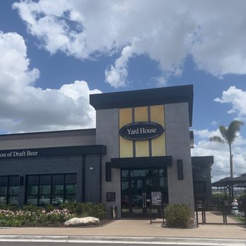 Yard House - Attractive Building - New American Near Me - Sarasota, Florida Yard House - Attractive Building - New American Near Me - Sarasota, Florida