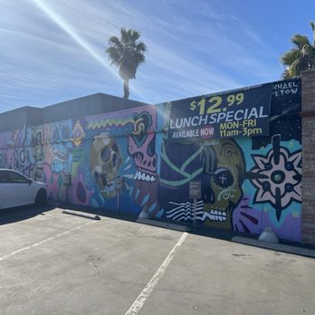 Kalaveras - Mural outside - Cocktail Bars Near Me - Redondo Beach, California