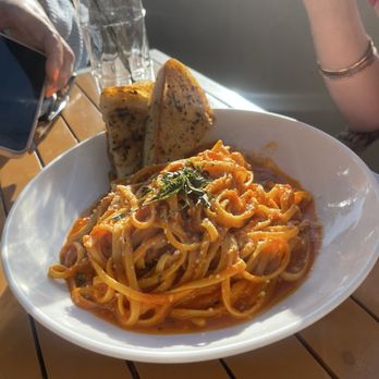 Teddy's By The Sea - Linguine Pomodoro - Seafood Near Me - Carpinteria, California