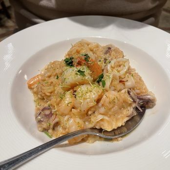 Il Fornaio - RISOTTO ALLA ZAFFERANO CON GAMBERI E CALAMARI AL LIME - Pizza Near Me - Santa Clara, California Il Fornaio - RISOTTO ALLA ZAFFERANO CON GAMBERI E CALAMARI AL LIME - Pizza Near Me - Santa Clara, California