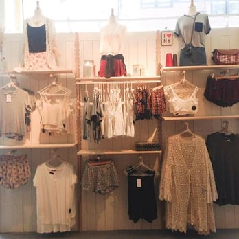 Brandy Melville - Women's Clothing Near Me - Berlin, BE
