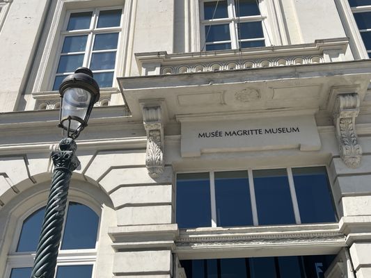 Magritte Museum by null