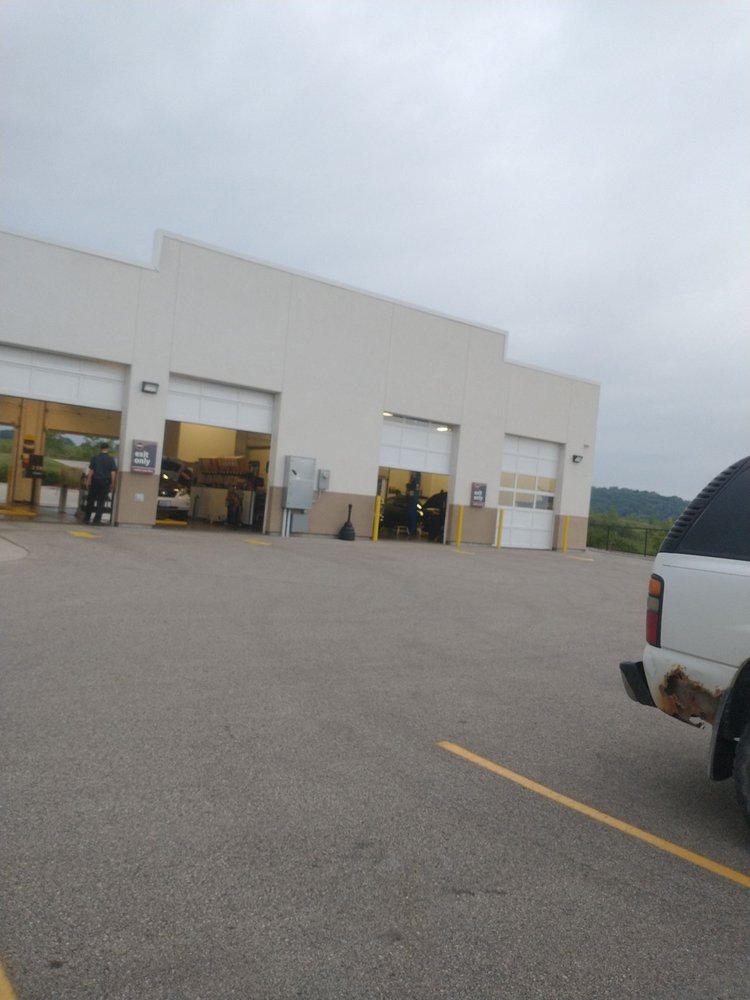 JIFFY LUBE Updated June 2024 22 Reviews 4585 Commercial Dr SW