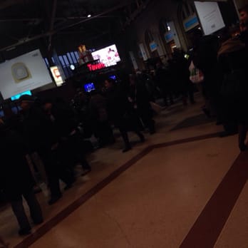 South Station - Jam packed as usually on any holiday plus you add a little bit of snow and everything comes to a halt - Train Stations Near Me - Boston, Massachusetts South Station - Jam packed as usually on any holiday plus you add a little bit of snow and everything comes to a halt - Train Stations Near Me - Boston, Massachusetts