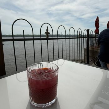La Goéliche - Drink with a view - Hotels Near Me - Sainte-Pétronille, Quebec
