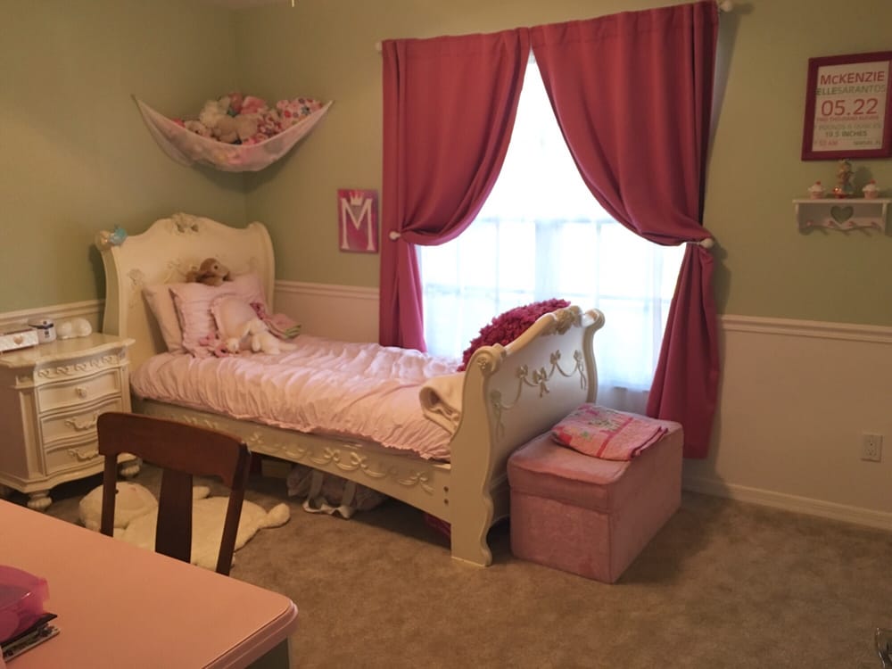 Slide of Ace Painting