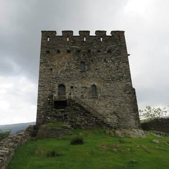 Dolwyddelan Castle - Castles Near Me - Dolwyddelan, CWY