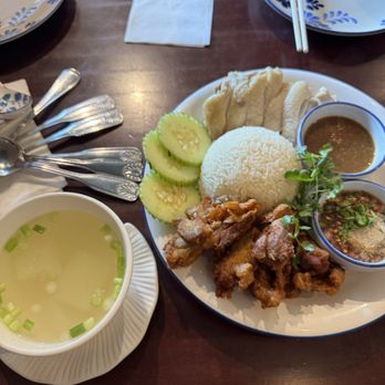 Aroy Mak Thai Food - Khao Man Gai (Hainan Chicken) - Thai Near Me - Seattle, Washington