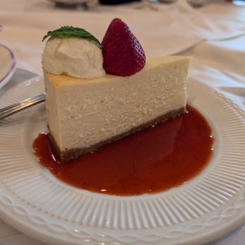 Maggiano's Little Italy - New York Style Cheesecake - Italian Near Me - Austin, Texas