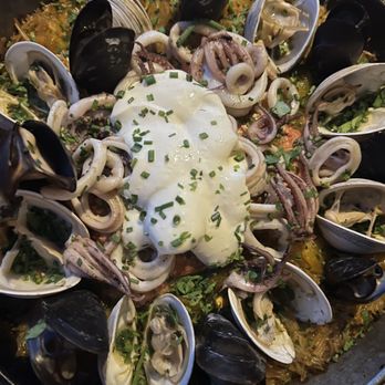 Pescado - Faux paella. Do not order this entree. Imagine angel hair pasta boiled in fish water. Throw in some rubber bands for texture. - American Near Me - Rosemary Beach, Florida
