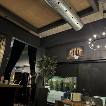Salute Resto + Bar - Indoor - Cocktail Bars Near Me - Windsor, Ontario Salute Resto + Bar - Indoor - Cocktail Bars Near Me - Windsor, Ontario