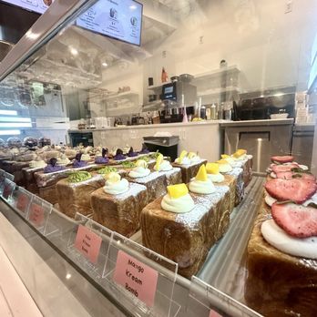 Le Kream - display - Desserts Near Me - Houston, Texas Le Kream - display - Desserts Near Me - Houston, Texas