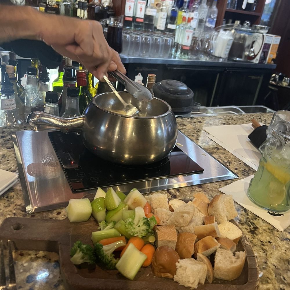 Classic Alpine* cheese fondue