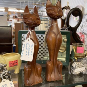 Virginia Beach Antique Mall - MCM kitties - Antiques Near Me - Virginia Beach, Virginia Virginia Beach Antique Mall - MCM kitties - Antiques Near Me - Virginia Beach, Virginia