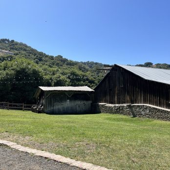 Picchetti Winery - Lul outside area - Wineries Near Me - Cupertino, California