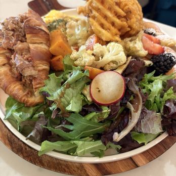 Light Cafe - Pulled pork croissant - Cafes Near Me - Toronto, Ontario