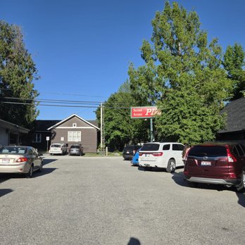 Second Avenue Pizza - Side lot parking area - Pizza Near Me - Sandpoint, Idaho Second Avenue Pizza - Side lot parking area - Pizza Near Me - Sandpoint, Idaho