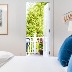 Luxurious King Guest room with Balcony - request this guest room when making your reservation
