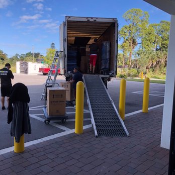 Move Me - Movers Near Me - Naples, Florida Move Me - Movers Near Me - Naples, Florida