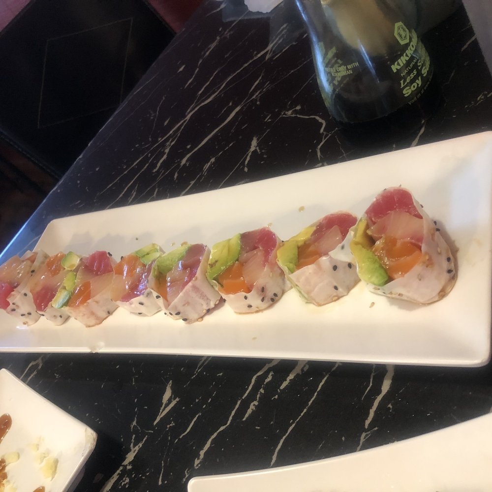 747 no rice roll With Ahi, salmon and yellowtail, Avocado and jalapeño