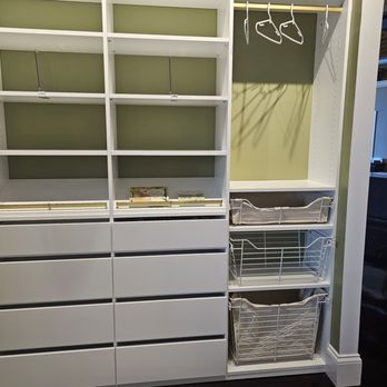 Saint Louis Closet - Showroom display - Home Organization Near Me - St. Louis, Missouri Saint Louis Closet - Showroom display - Home Organization Near Me - St. Louis, Missouri