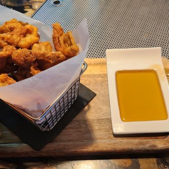 Carson Kitchen - crispy chicken skins and smoked honey - New American Near Me - Las Vegas, Nevada