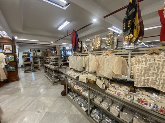 Balikbayan Handicrafts by null