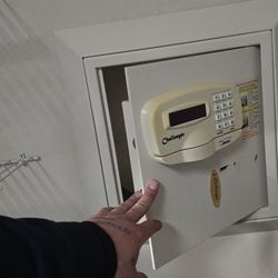 Wise Locksmith - Safe opening