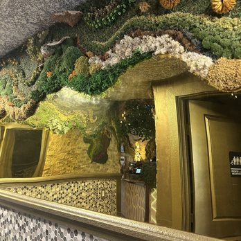 Honeybees - Beautiful decor - Coffee & Tea Near Me - San Diego, California Honeybees - Beautiful decor - Coffee & Tea Near Me - San Diego, California