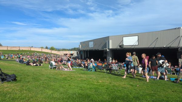 Cascades Amphitheater by null