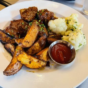 Baily's Old Town - BBQ Brisket with potato wedges and cauliflower - New American Near Me - Temecula, California