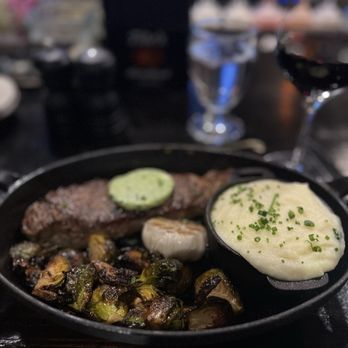 The Red Lion Tavern - Sirloin - American Near Me - Cohasset, Massachusetts