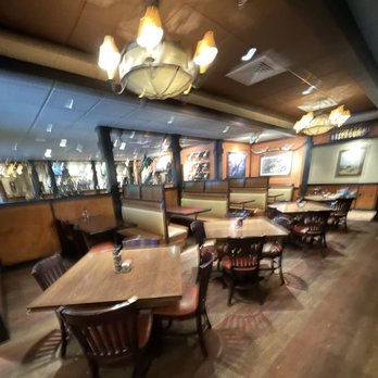 LongHorn Steakhouse - Empty tables but about 45 min wait at 3:45 on Sunday. Call ahead and save a spot in line!!!! - Steakhouses Near Me - Altamonte Springs, Florida