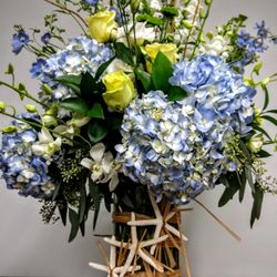 Just Bloom'd Florist - A fun summer piece we did