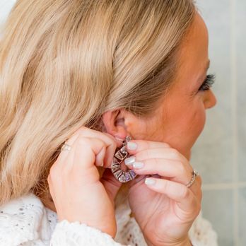 Vandross Hair Design - Hair Stylists Near Me - Chicago, Illinois Vandross Hair Design - Hair Stylists Near Me - Chicago, Illinois