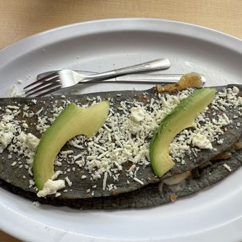 El Cemitero Poblano - Quesadilla de flor de calabaza - Mexican Near Me - Los Angeles, California El Cemitero Poblano - Quesadilla de flor de calabaza - Mexican Near Me - Los Angeles, California