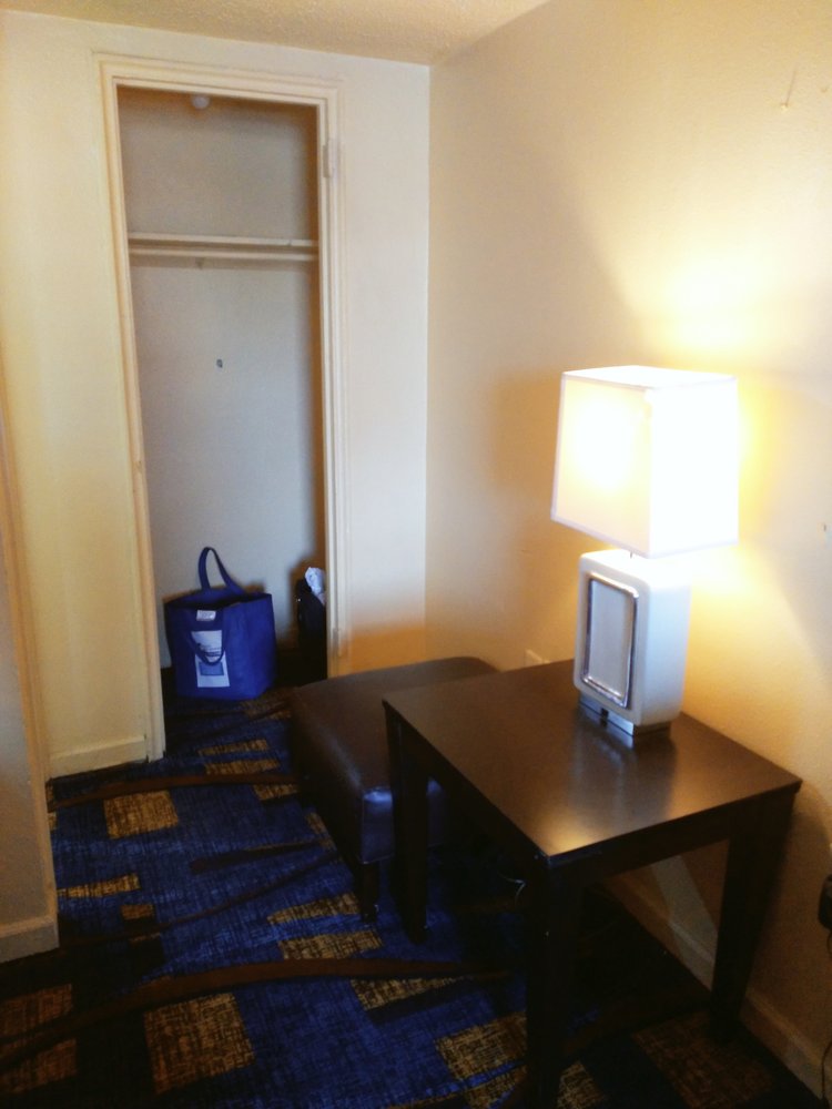 MARTINIQUE MOTEL Updated September 2024 23 Photos 3029 Pacific