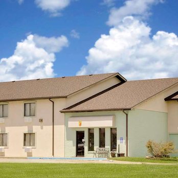 Super 8 by Wyndham Marshall - Exterior - Hotels Near Me - Marshall, Missouri Super 8 by Wyndham Marshall - Exterior - Hotels Near Me - Marshall, Missouri