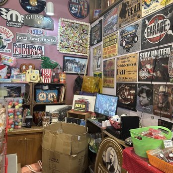 The Taffy Shop - Fun stuff - Candy Stores Near Me - Leavenworth, Washington
