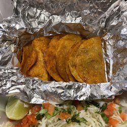 Taco Fiesta 956 - Tacos Taco de Canasta (5 pcs) $9