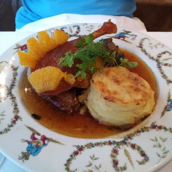 Restaurant de la Tour - Duck confit with potatoes - French Near Me - Paris, 75 Restaurant de la Tour - Duck confit with potatoes - French Near Me - Paris, 75