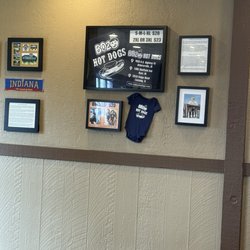 Boz's Hot Dogs - This is the sidewall.
