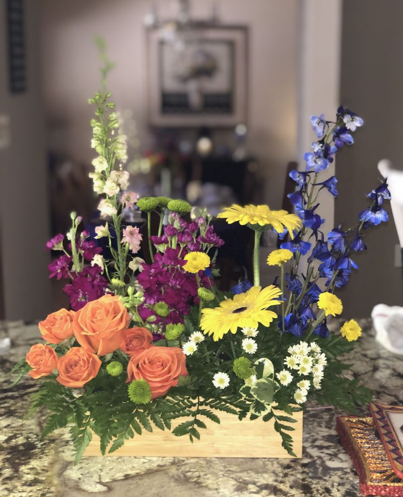 MONA’S FLORAL CREATIONS Updated August 2024 32 Photos & 27 Reviews 4311 W Kennedy Blvd