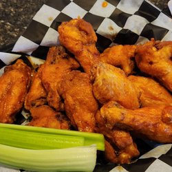 Spaulding's Food & Drink - Traditional Buffalo wings